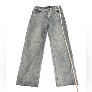 High-waisted Wide Leg jeans